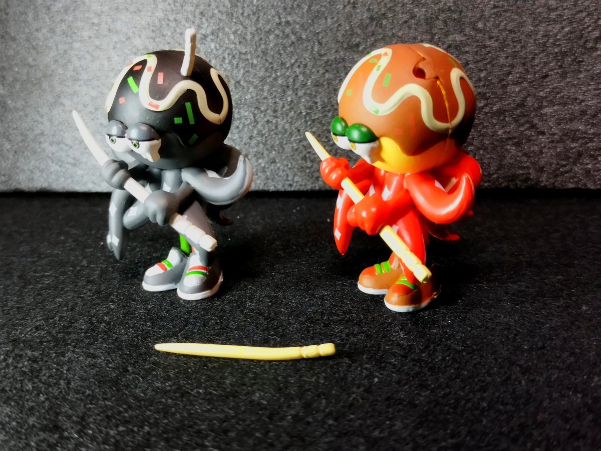 LEVEL_Z's tweet photo. しまってたケースの中で取れてたんでびっくりしたけど、TAKOYAKIって頭に刺さった爪楊枝取れるし、ちゃんと爪楊枝として先端まで造形してあったのね、どこにも記載無いからたまたま取れなかったら一生気づかなかったよ!🐙
#foodattack #muuktoy #stasto https://t.co/bzd6mwUrVP