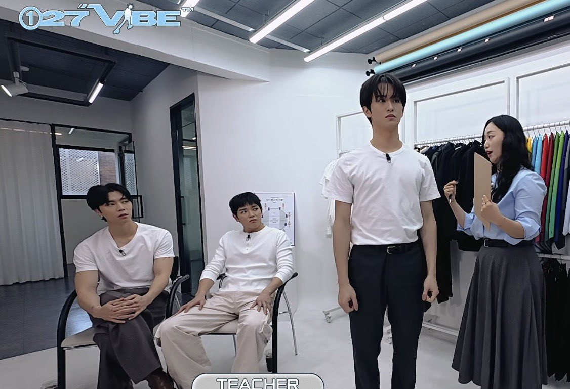 : คุณพ่อคะ พอดีว่าช่วงนี้น้องดื้อนิดหน่อยนะคะ

: ดื้อหรอคับ

: ใช่ค่ะ นิดหน่อยไม่เยอะ คุณพ่อกับคุณอาไม่ต้องกังวลนะคะ

: อ๋อไม่ได้กังวลครับ ที่บ้านดื้อกว่านี้อีก

: แด้ด!!!!!!!