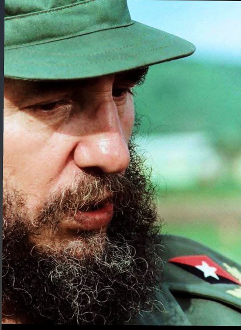 Fidel: es firmeza y soberanía. Nos enseñó que la independencia se defiende con unidad y que la dignidad no se negocia. Ningún poder puede doblegar a un pueblo consciente de su historia y su derecho a existir libre. Su ejemplo es compromiso permanente. #100AñosConFidel