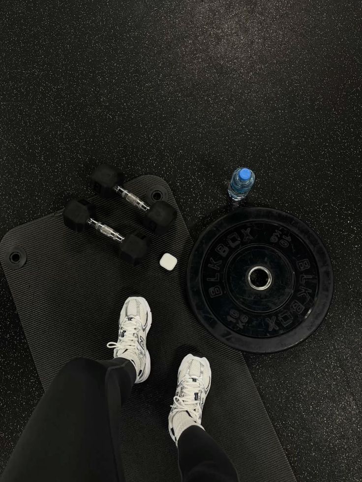 AleezaShai32174's tweet photo. Building strength quietly. 🖤
No noise.
No excuses.
Just discipline and hard work.
Every workout is an investment in me. 💪✨
#KeepGoing #GymDays https://t.co/Bz3jahUAD4