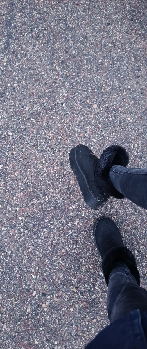 FindomKarolina's tweet photo. Chce Nowy telefon, kup  mi bo taki mam kaprys ! ! 🫅