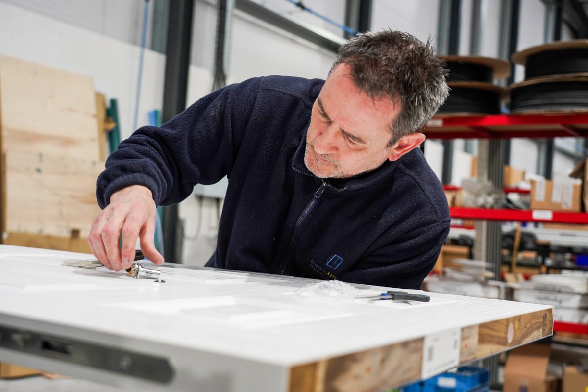 framexpress team tweet media