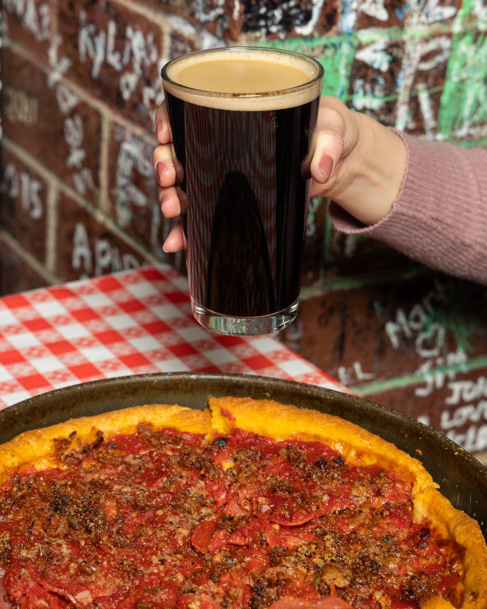 Gino's East tweet media