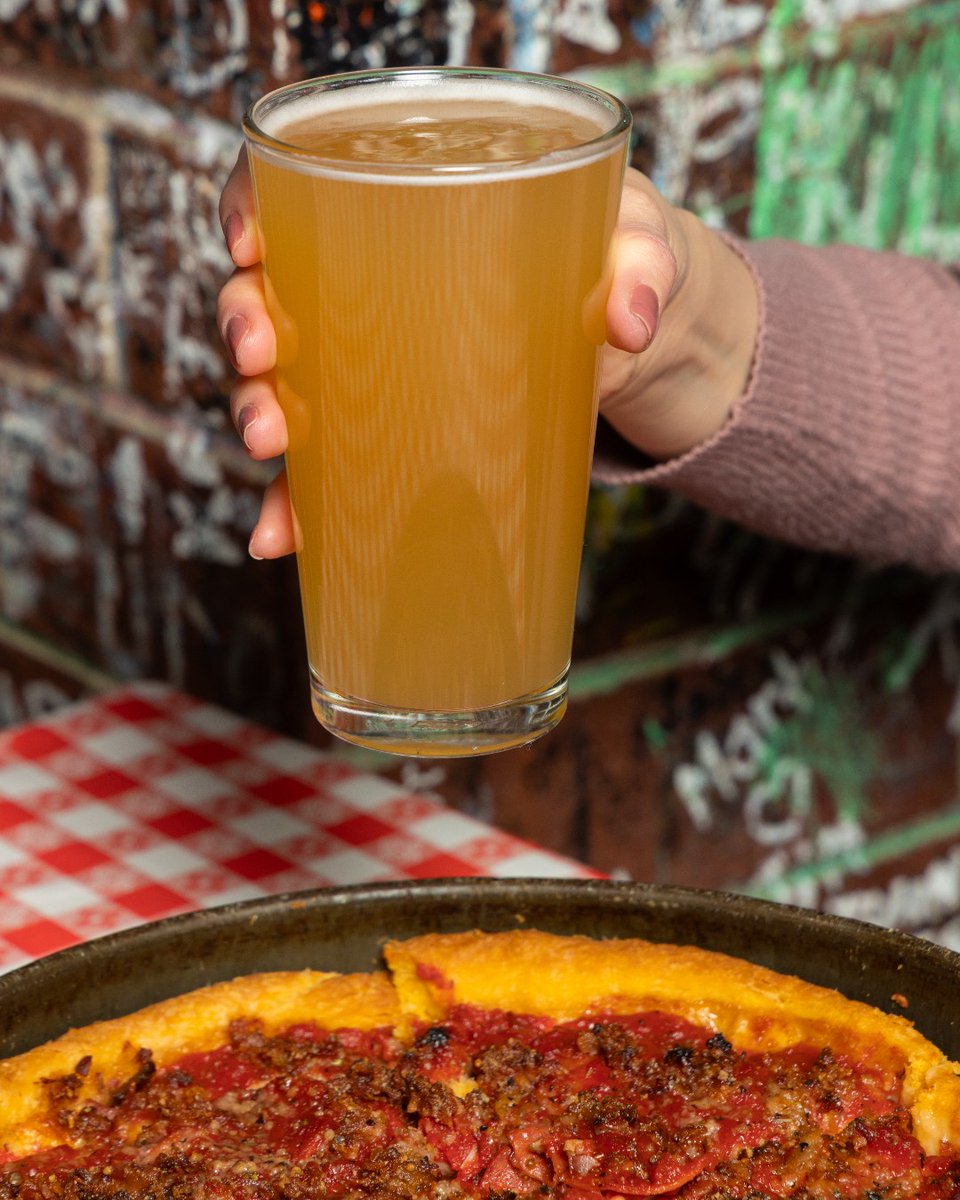 Gino's East tweet media