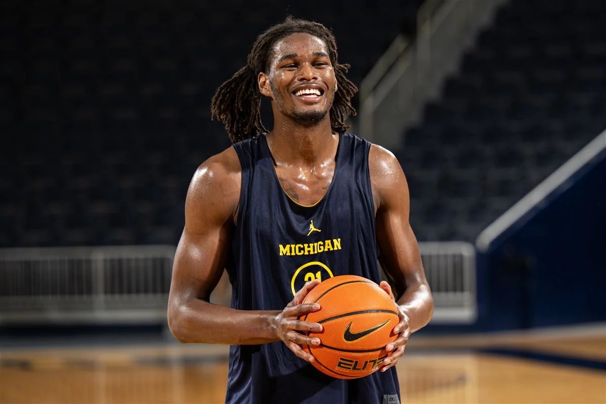 ScottHughesCBB's tweet image. Morez Johnson Jr. on his return to Champaign:

“What’s the saying? Swimming in shark-infested waters? But I’d say I’m the shark. I’m the shark, and I’m coming home to swim in nut-infested waters. And I ain’t eaten in days.”

#10 Illinois vs. #3 Michigan tonight. Game of the year.