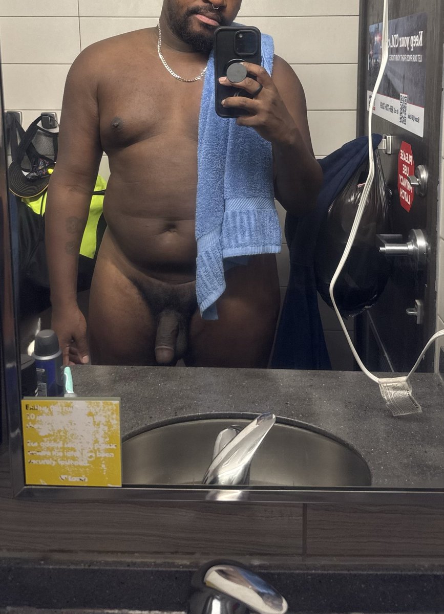 PPisstol's tweet photo. Truck stop shower? https://t.co/8BGXVfUxEF