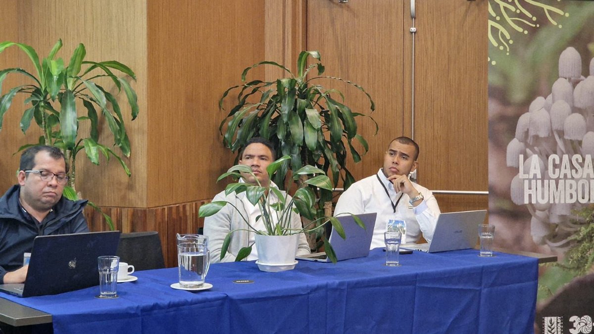 corpocsb's tweet photo. La Corporación Autónoma Regional del Sur de Bolívar – CSB participó en el Taller de Alto Nivel sobre Gestión de Ciénagas en Colombia (25 y 26 de febrero, Bogotá), donde socializó avances en la protección de más de 500 ciénagas en su jurisdicción (2.425 km²).
🌿 https://t.co/Kbtb70bfXE