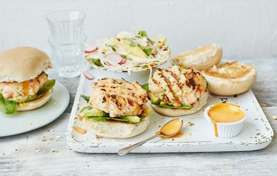 LAMuscle's tweet image. Prawn &amp;amp; Salmon Burgers with Spicy Mayo
A Tangy High Protein Meal 
lamuscle.com/knowledge/LAMu…
#prawns #salmon #burgers #spicymayo #highprotein #tangyi #protein #mealprep #foodie #nutrition #diet #healthyeating #stayfit #lifestyle #training #exercise #health #gym