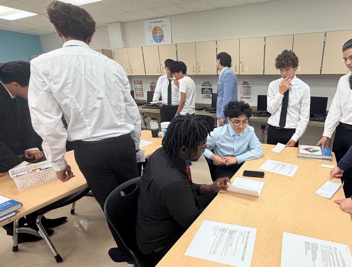 Daisy Lord tweet media