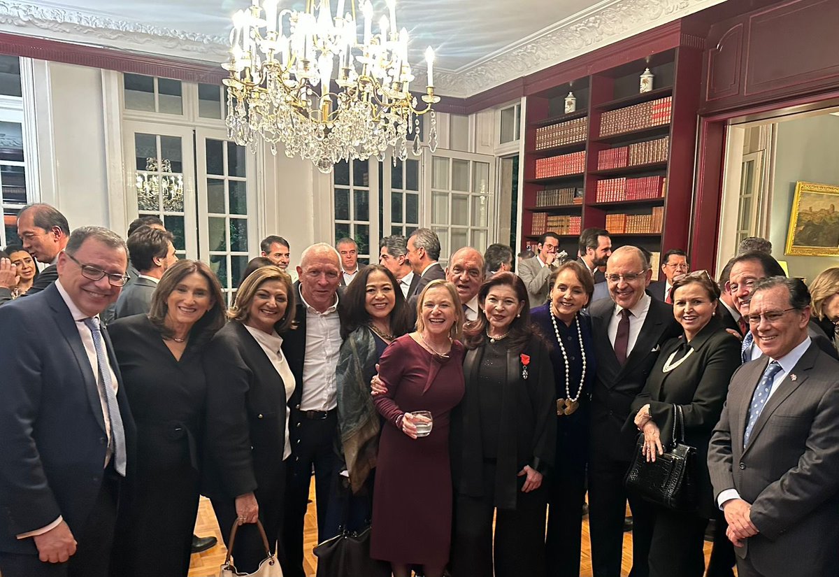 María Teresa Mercado tweet media