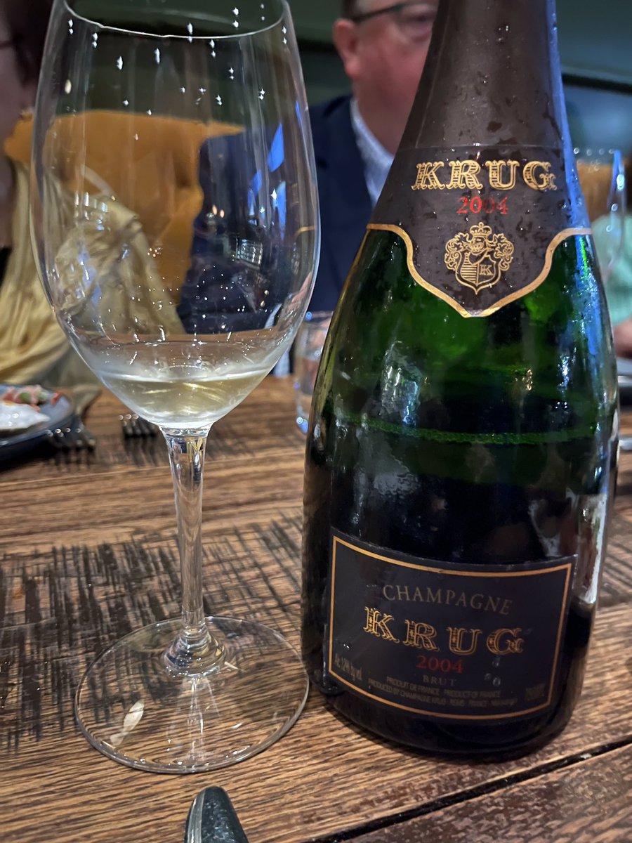 BordeauxGuru's tweet photo. Battle of 2004 vintage #Champagne @Krug vs Dom Perignon P2. Very different in style. More ethereal and gossamer like for Dom, but headier and more toasty and full for Krug. Both excellent. Dom great on its own but Krug with food very fine. #Chardonnay #Pinot #wine https://t.co/SCJ7FgPbdA