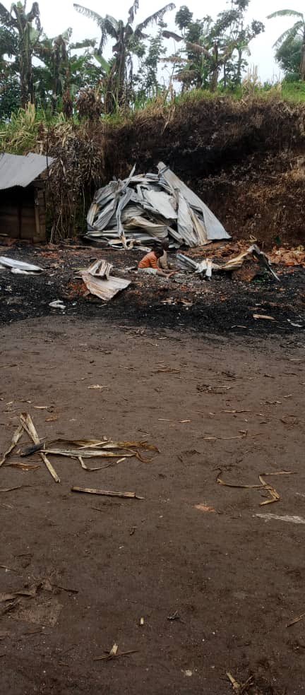 Kivuinfo24's tweet image. 🚨#DRC 🇨🇩

According to Lawrence Kanyuka, before fleeing #Kawele in #Masisi territory on February 26, 2026, coalition forces — including the Forces armées de la République démocratique du Congo (FARDC) and allied local armed groups known as Wazalendo — allegedly burned civilian