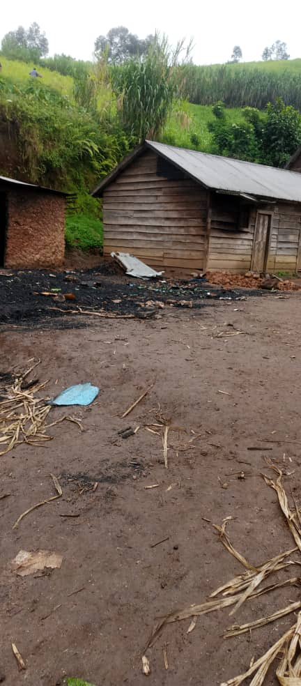 Kivuinfo24's tweet image. 🚨#DRC 🇨🇩

According to Lawrence Kanyuka, before fleeing #Kawele in #Masisi territory on February 26, 2026, coalition forces — including the Forces armées de la République démocratique du Congo (FARDC) and allied local armed groups known as Wazalendo — allegedly burned civilian