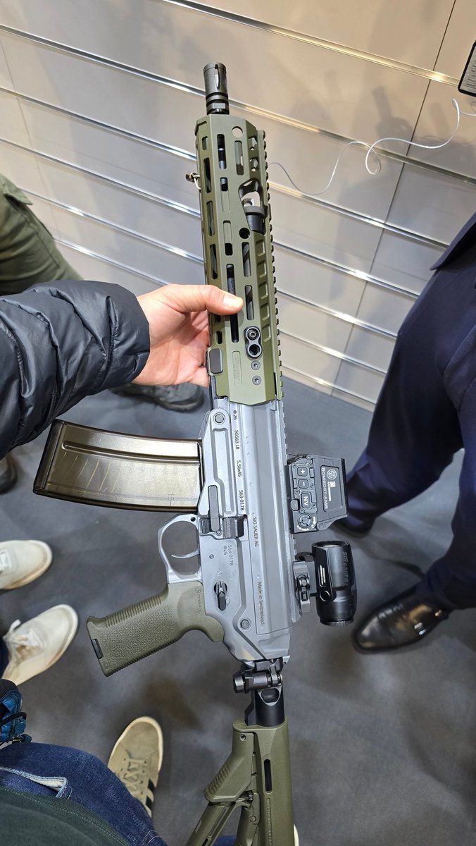 こう言うのを探してた！ SIGライフルの現代版✨️ エアガンに