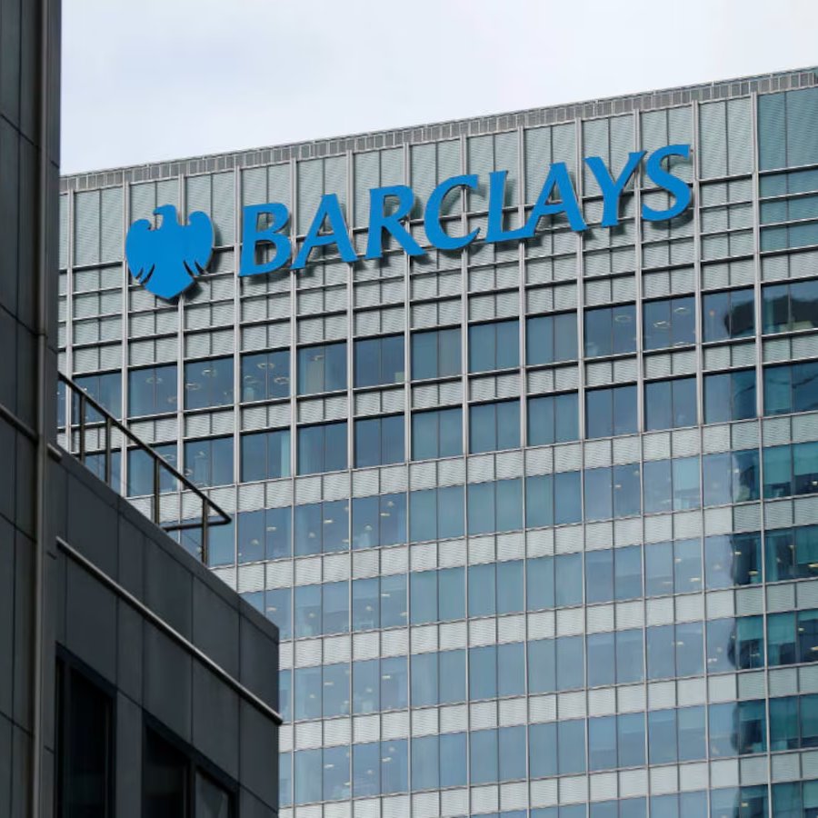 RWAwatchlist_'s tweet photo. 🚨 JUST IN: Barclays, a $2 TRILLION bank,, is exploring blockchain, stablecoins, and tokenized deposits

Major banks preparing for the onchain financial system

BULLISH FOR RWA 🚀 https://t.co/w05U8HXCGo