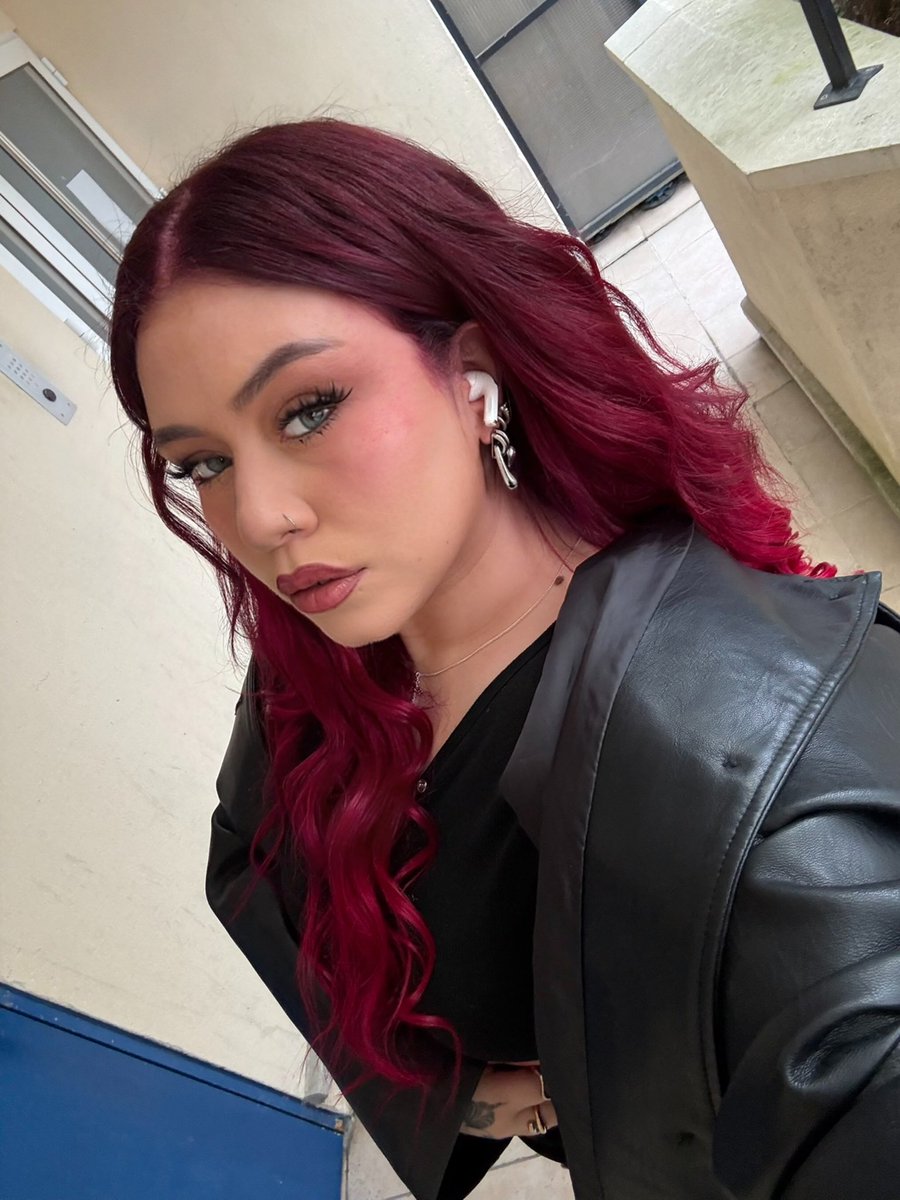 Trixy 🍒 tweet media