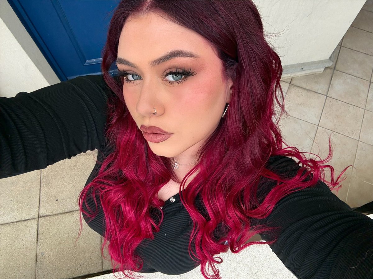 Trixy 🍒 tweet media