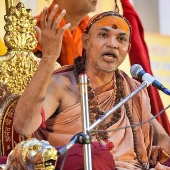 इलाहाबाद हाई कोर्ट ने शुक्रवार को शंकराचार्य स्वामी अविमुक्तेश्वरानंद को बड़ी राहत दी है , कोर्ट ने स्वामी अविमुक्तेश्वरानंद की गिरफ्तारी पर रोक लगा दी है !!

स्वामी अविमुक्तेश्वरानंद सरस्वती को ये राहत यौन उत्पीड़न से जुड़े मामले में मिली है।

शंकराचार्य अविमुक्तेश्वरानंद