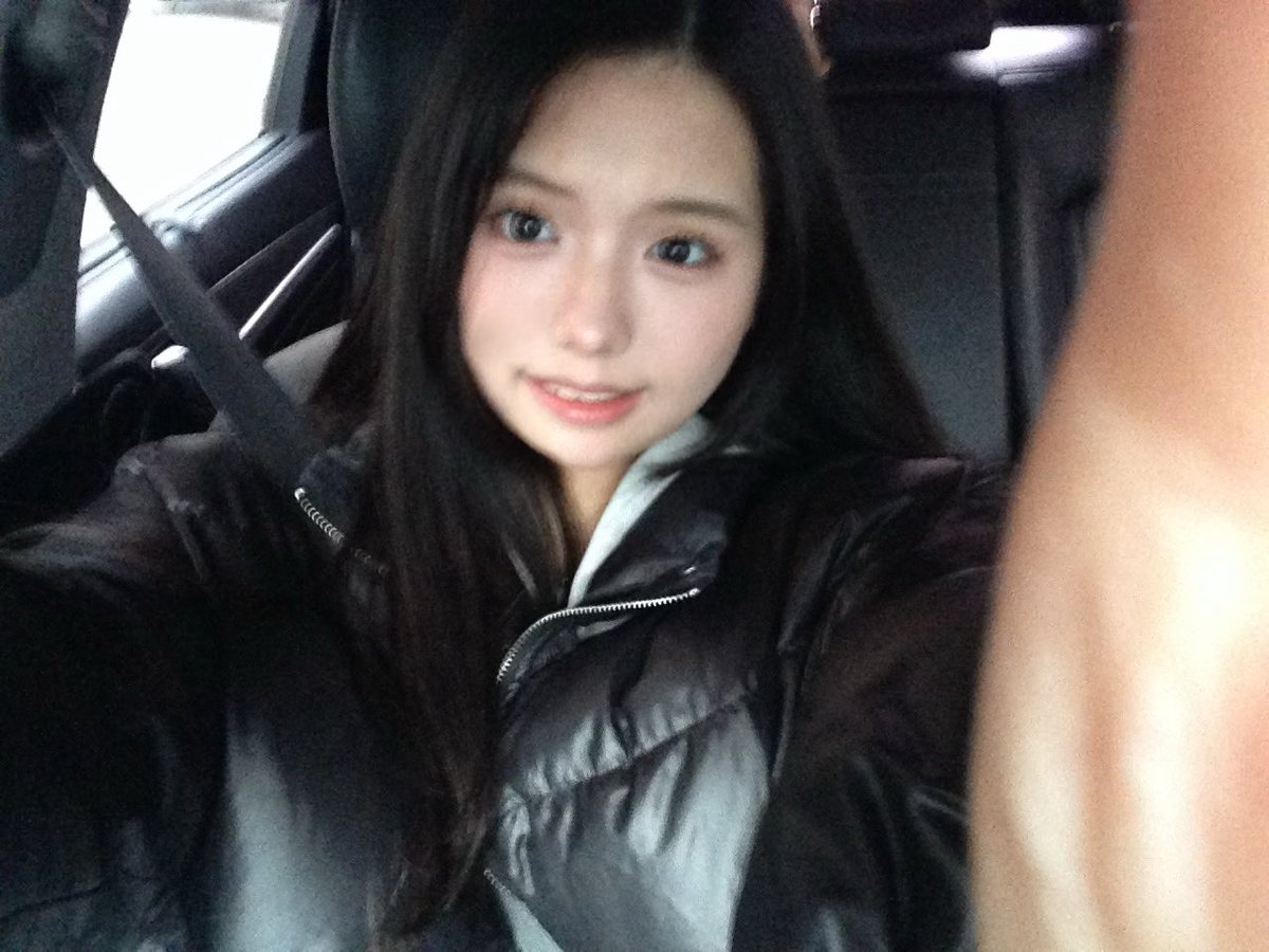 andiloved's tweet photo. 저 앞머리 깟떠여 https://t.co/WimxDcGlzo
