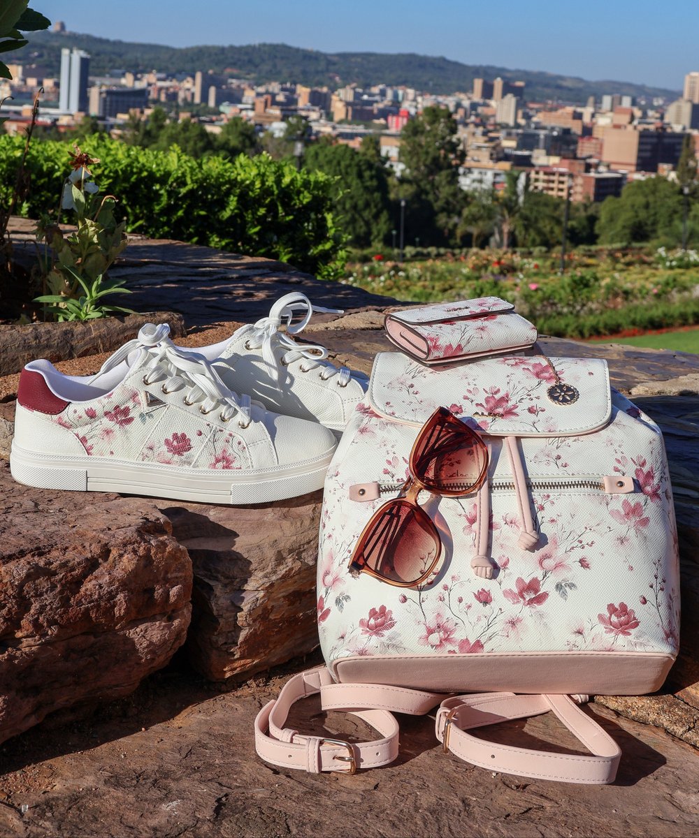 ALDOShoes_SA's tweet photo. Embrace the softer side with floral designs across shoes, handbags and accessories. Light, lovely and endlessly feminine 🌷
#ALDOCrew #ALDOSHOESSA https://t.co/uTvM9Vugvw