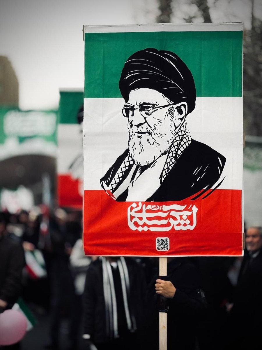 پهلوی‌ها دو بار ارتش را به دانشگاه آوردند تا صدای دانشجو را خفه کنند. امروز همان پرچم بر دوش تحصیل‌کرده‌های وطن‌دوست بالاست. تاریخ تکرار نمی‌شود.

📖 #جانم_فدای_پرچم

🎓 #ایران_باعزت