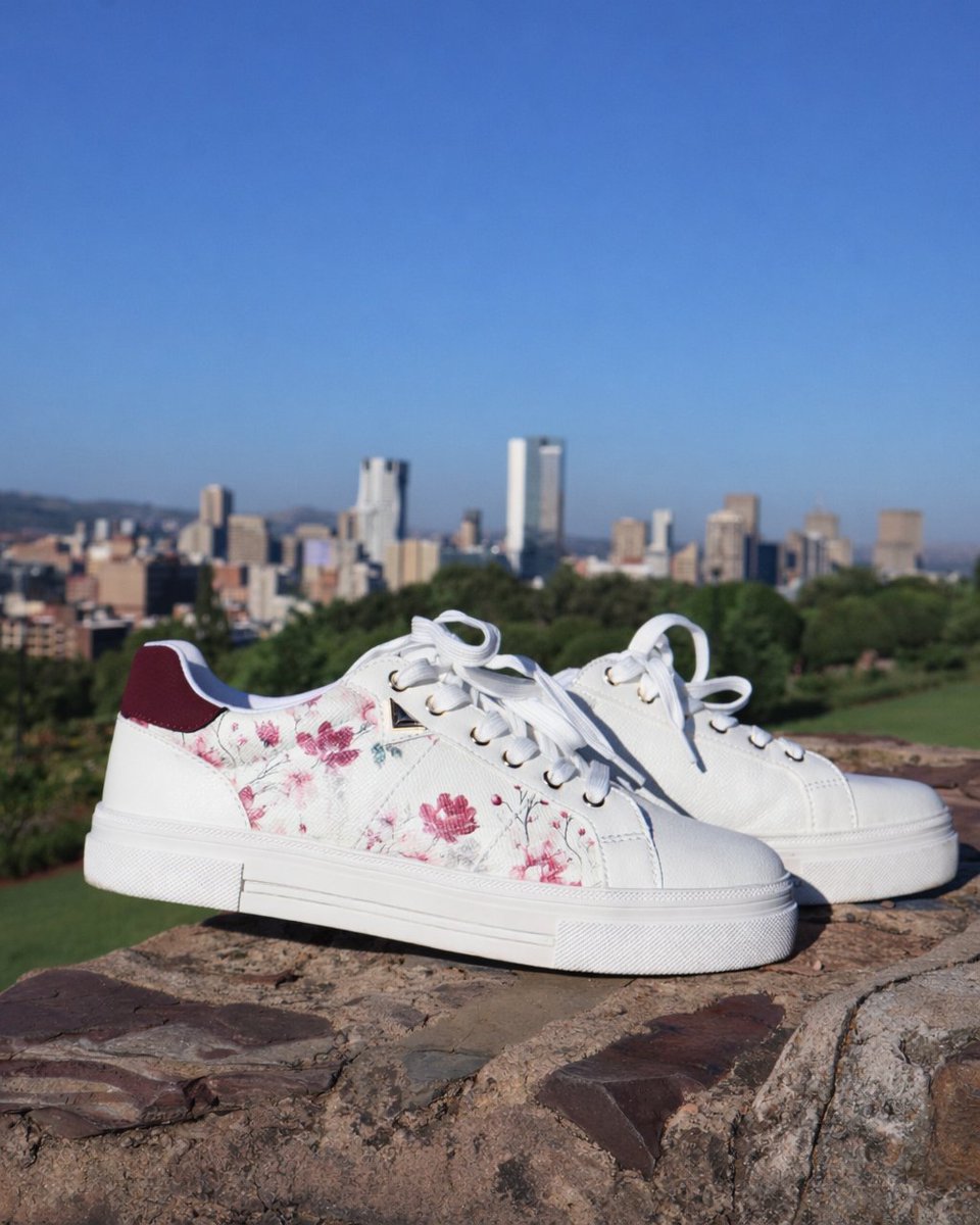 ALDOShoes_SA's tweet photo. Embrace the softer side with floral designs across shoes, handbags and accessories. Light, lovely and endlessly feminine 🌷
#ALDOCrew #ALDOSHOESSA https://t.co/uTvM9Vugvw