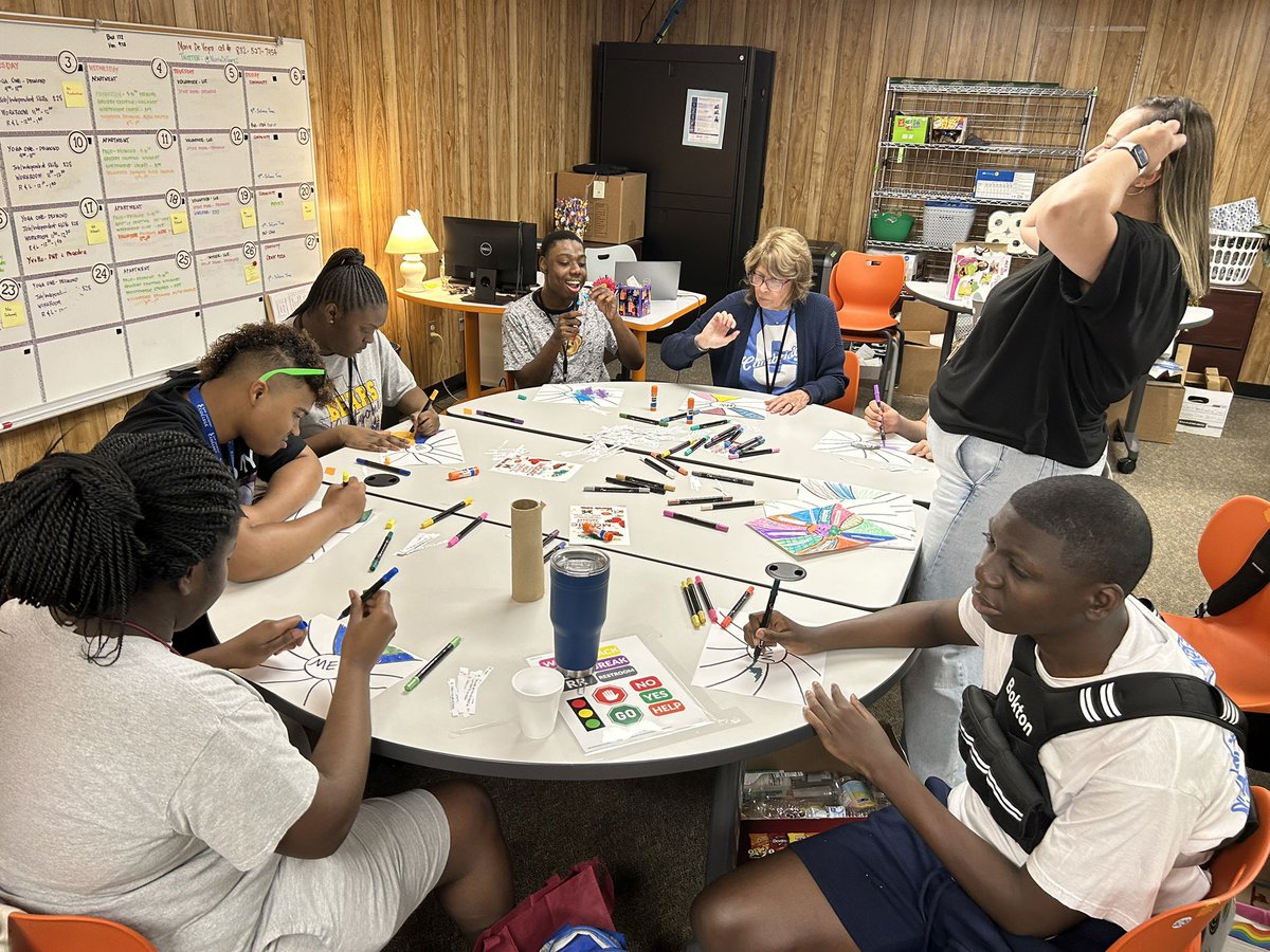 Maria De Veyra tweet media