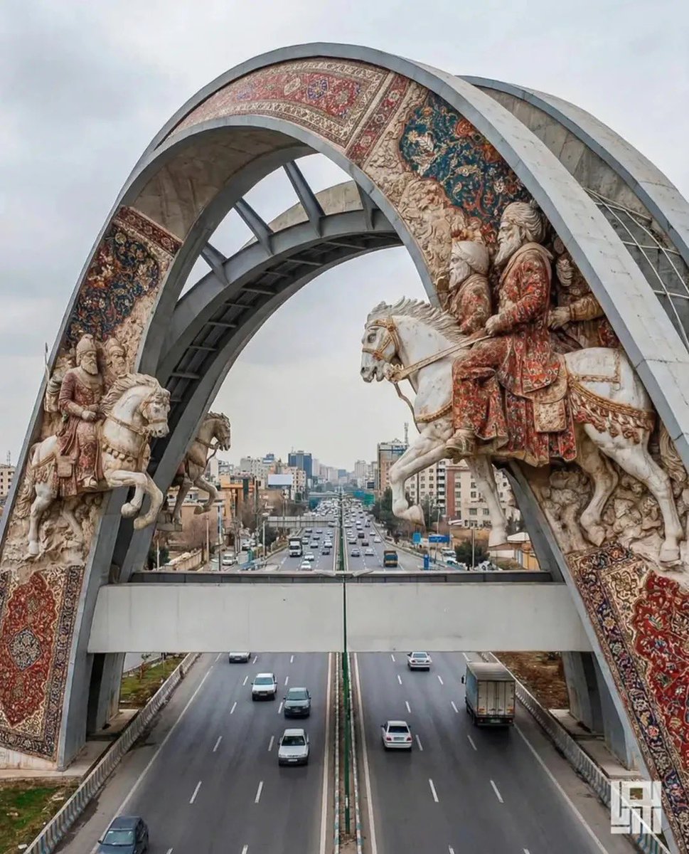 ARMAN141's tweet photo. هر آنچیز که از اوج‌خود افتاده باشد ،
به شکوه خود باز می گردد ..

#Iran #PersianGulf 
#PERSIA #Cyrus  #Persian 
#Tehran #MilanFashionWeek https://t.co/YR46LgU0hZ