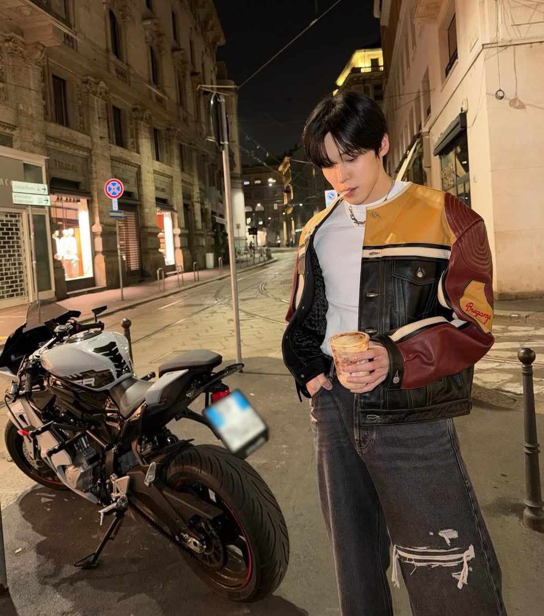 rhys ⛧ tweet media