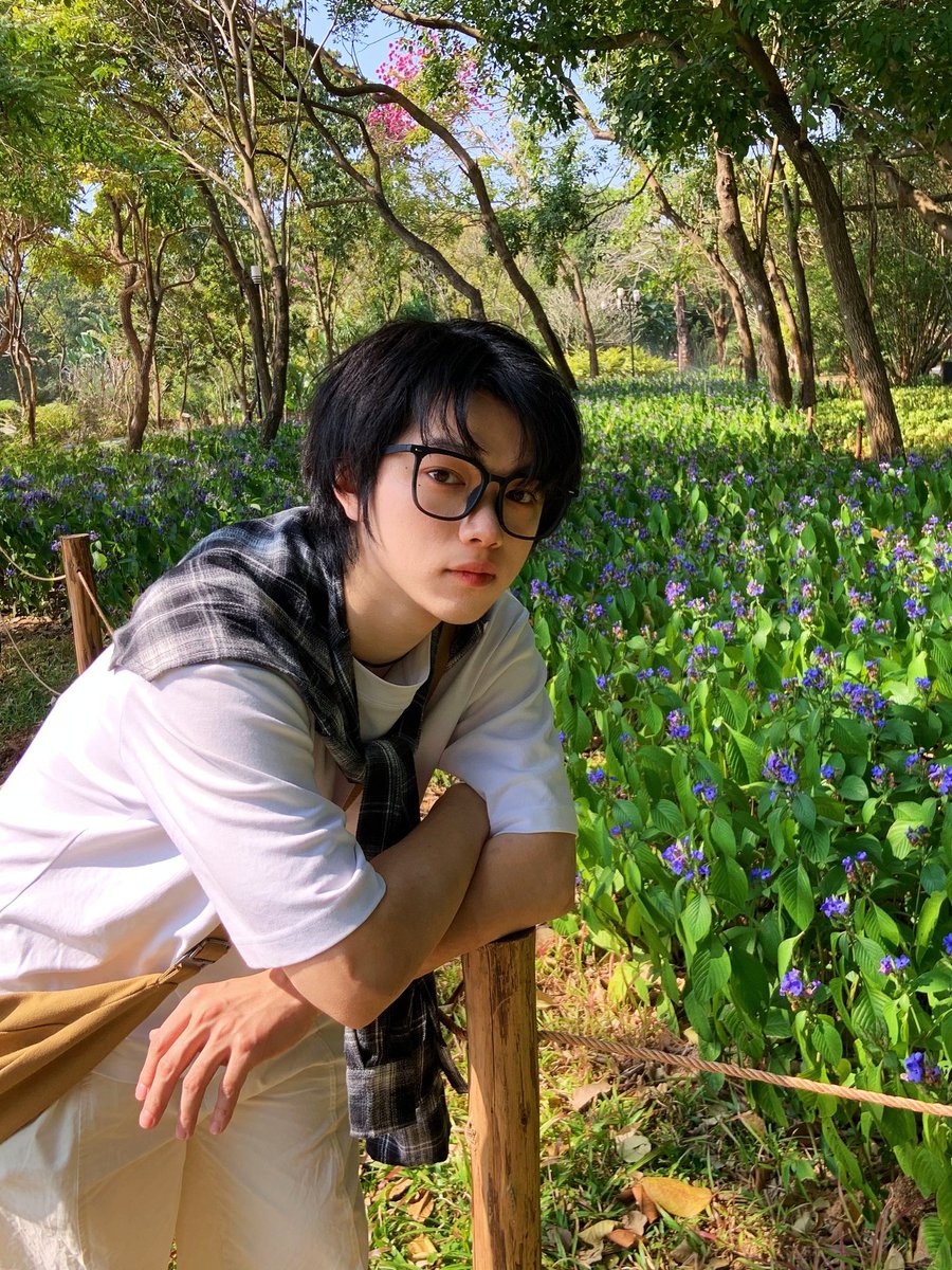 HL522433's tweet photo. 在公园 https://t.co/4svMwKIc8X