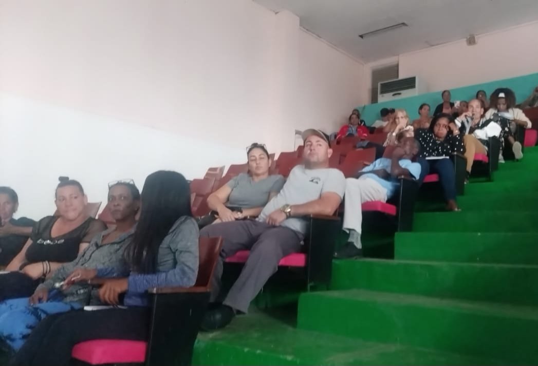 Se realiza la asamblea de Representantes de análisis y discusión  del Plan y presupuesto 2026 el el IPVCE Vladimir I Lenin <a href="/AlfredoVzquezP/">Alfredo Vázquez Pérez</a> <a href="/Colina_CTCuba/">Miguel Colina</a> <a href="/DirectEducaHab/">Karenia Marrero Arrechea</a> #CubaEstáFirme ##CtcLaHabana ❤️🇨🇺🇨🇺🇨🇺