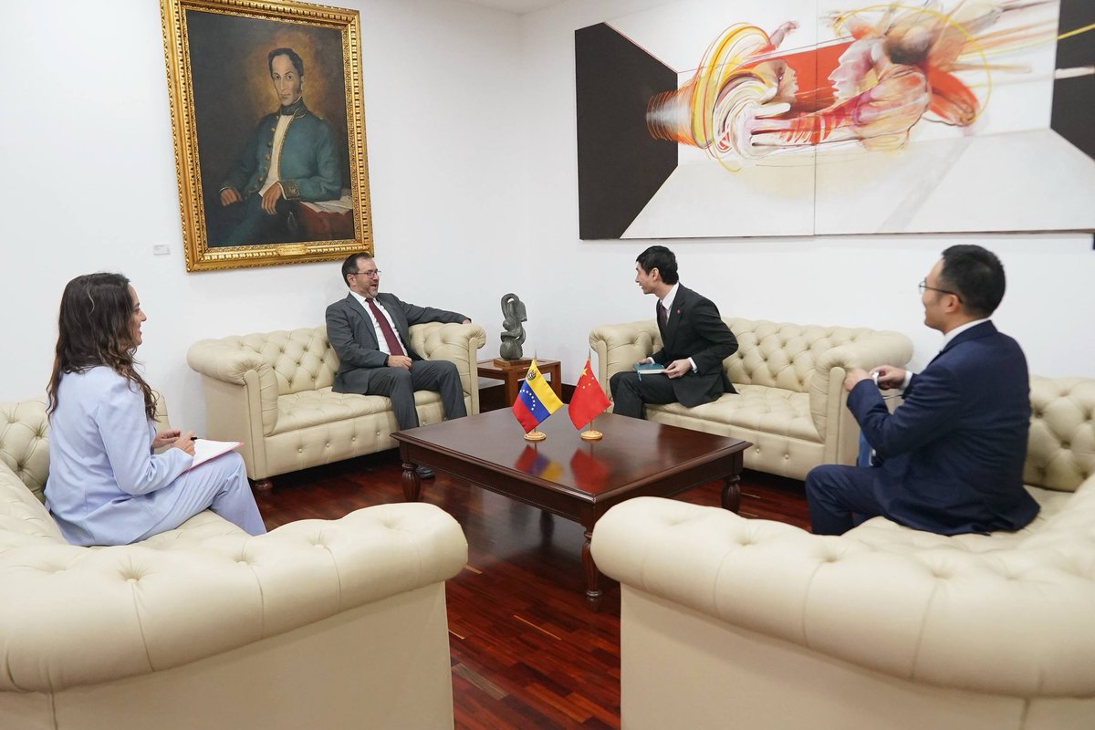 Yvan Gil tweet media