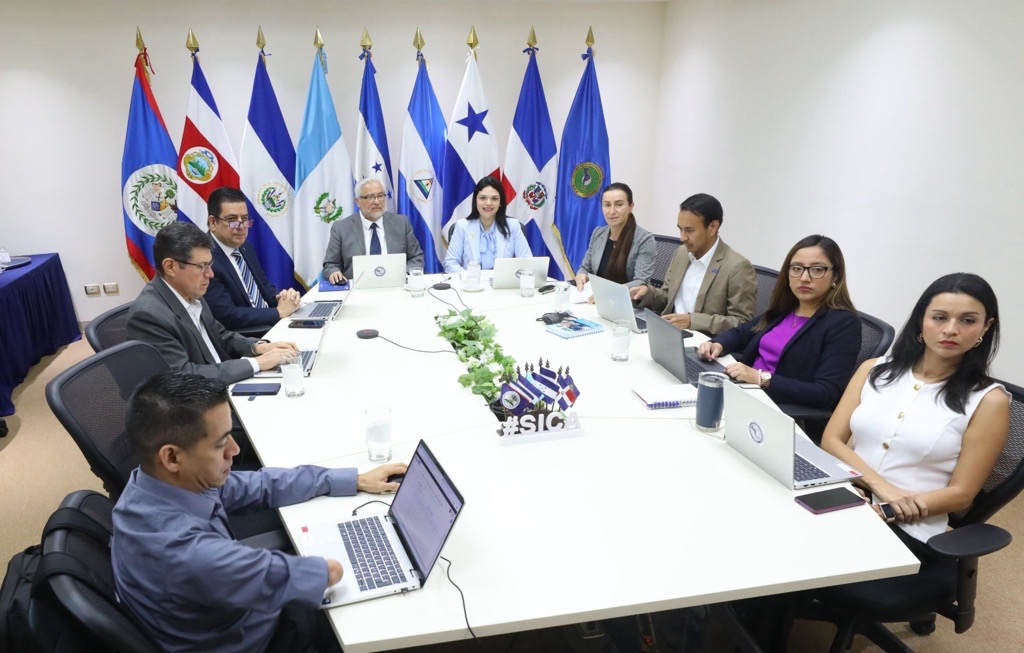 OIM El Salvador tweet media