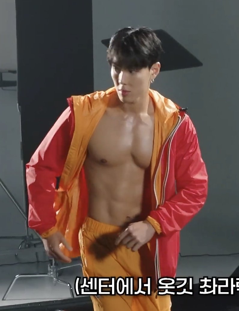 데피소 tweet media