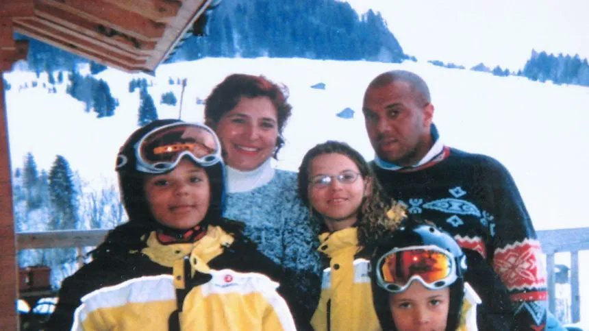 🚨David Hotyat, auteur du massacre de la famille Flactif au Grand Bornand en 2003, demande sa remise en liberté.

Il a massacré un couple et leurs 3 enfants avec une telle violence que la dent d'un enfant a été retrouvée enfoncée dans le parquet, avant de brûler les corps.