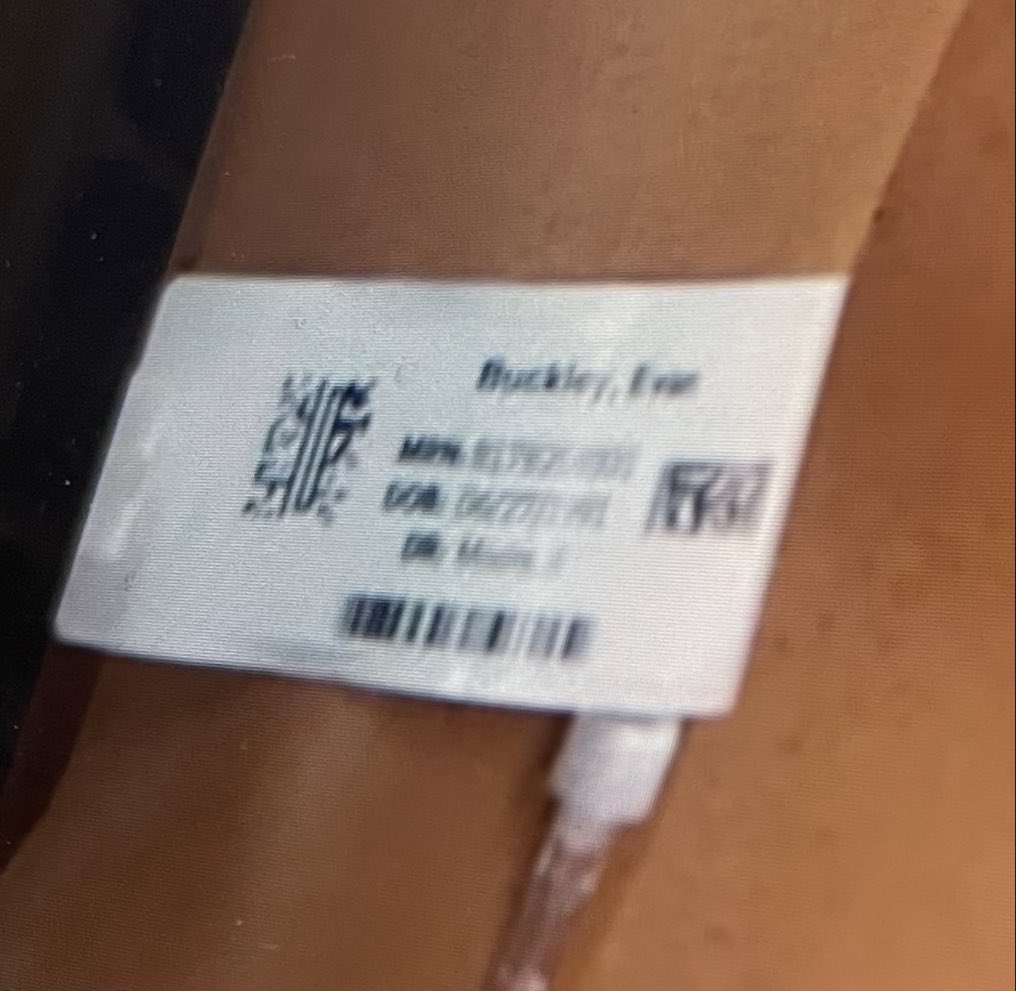 niki 💥 tweet media