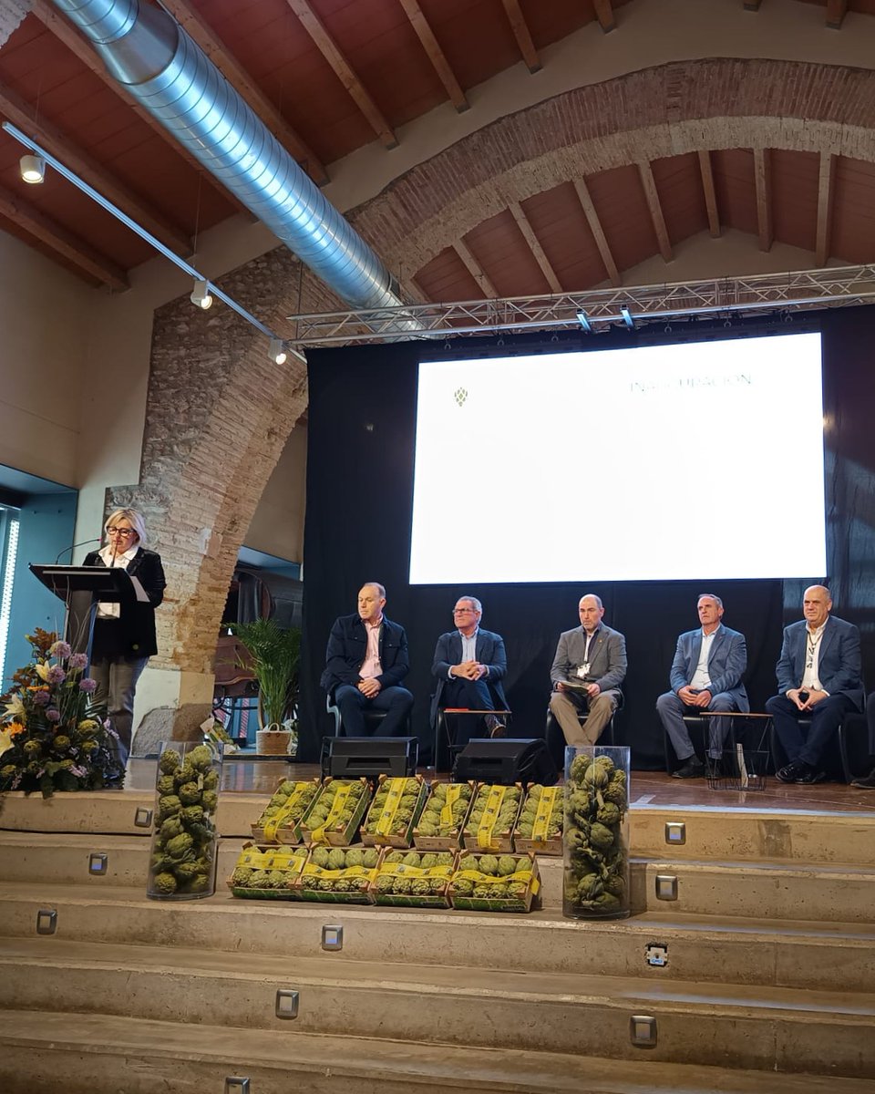 mestresdelsabor's tweet image. 🆕Hemos participado en el #ICongresoNacionalAlcachofa #Benicarló un encuentro que ha reunido a toda la cadena de valor para analizar presente y futuro del sector: producción, industria, comercialización y consumo, destacando sostenibilidad y la importancia de la #DOP
@CoopsAgroCV