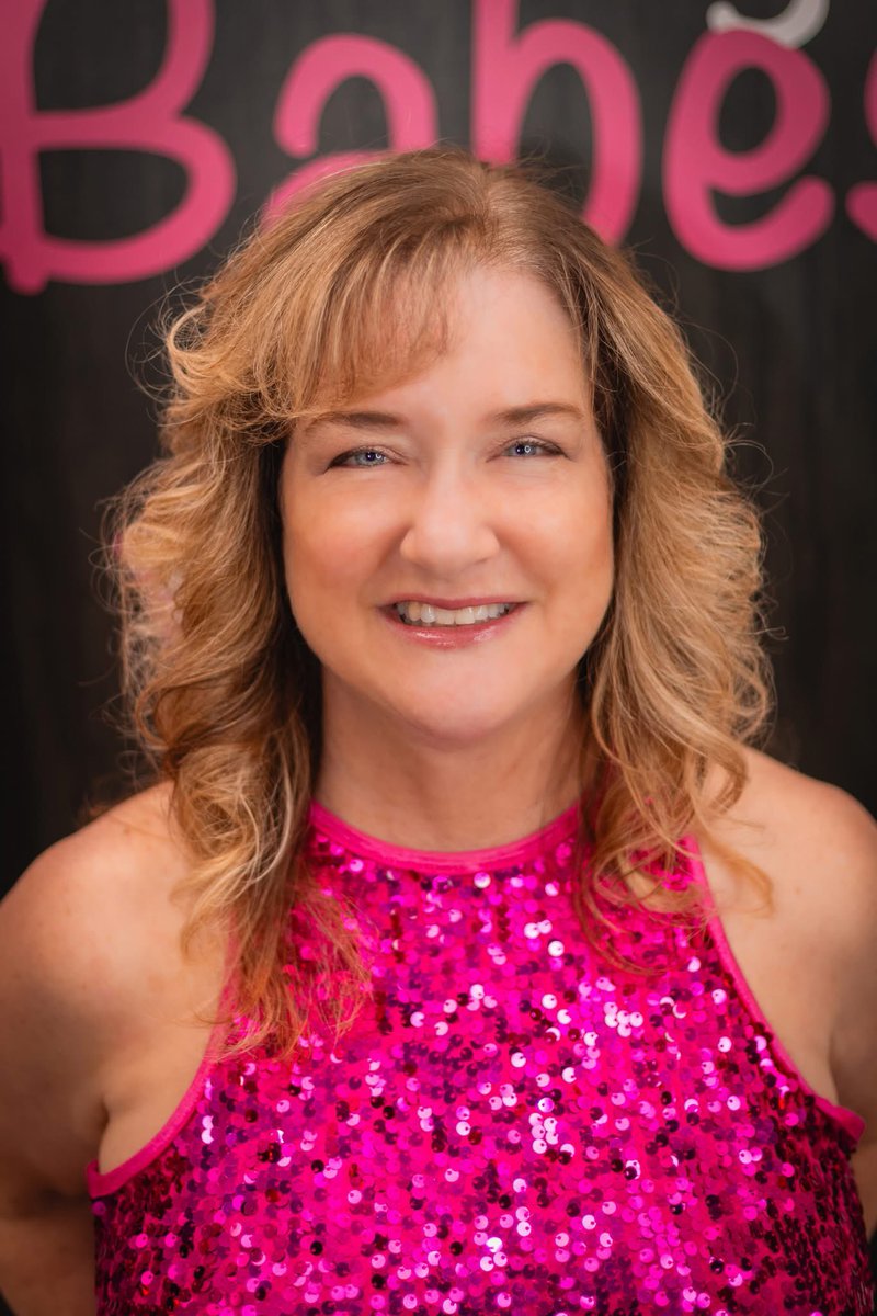 Join us in wishing a very HAPPY BIRTHDAY to #Seattle #BootGirls veteran Kris Stupey 🥳 We hope today is filled with celebration, lots of love and sweet treats 🧁 Leave Kris some birthday wishes below👇