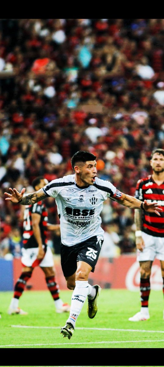 francomedinafm's tweet photo. GANAR EN EL MARACANA Y HACER HISTORIA NO ES PARA CUALQUIERA 🖤🤍🖤 https://t.co/oP6hByMhNX