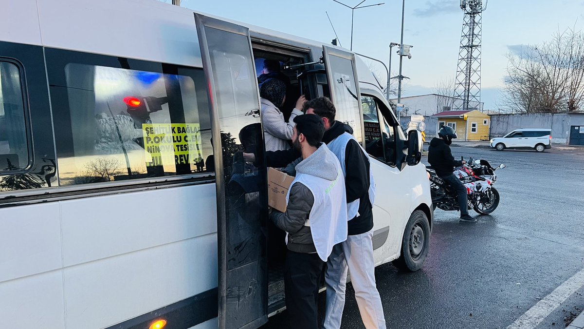 Hür Gençlik Bağlar tweet media
