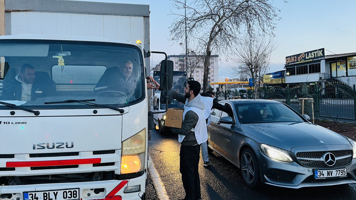 Hür Gençlik Bağlar tweet media