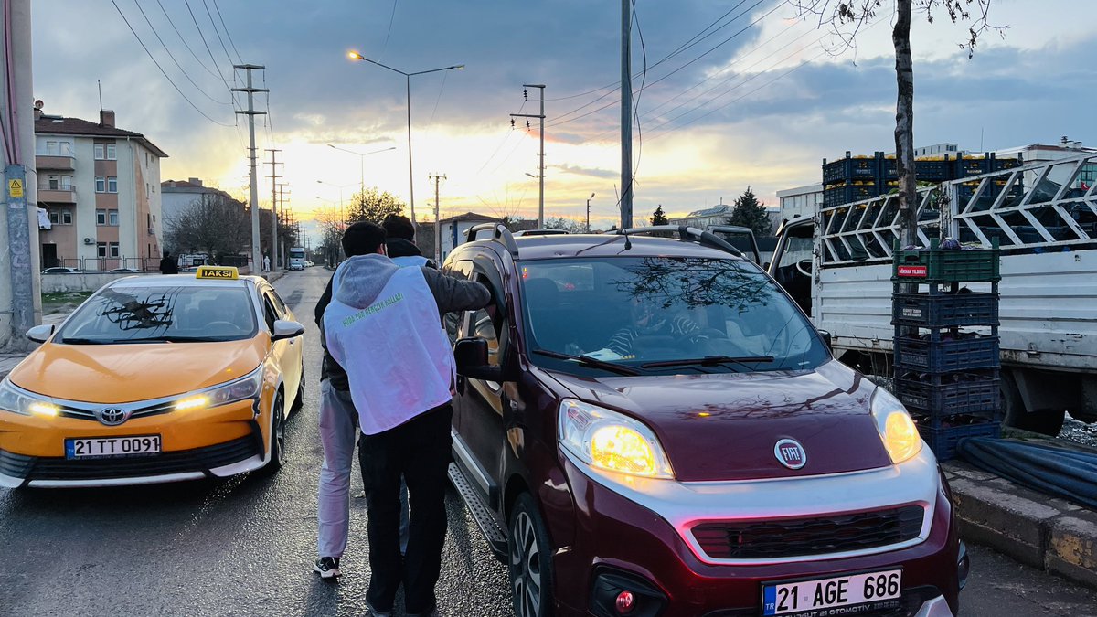 Hür Gençlik Bağlar tweet media