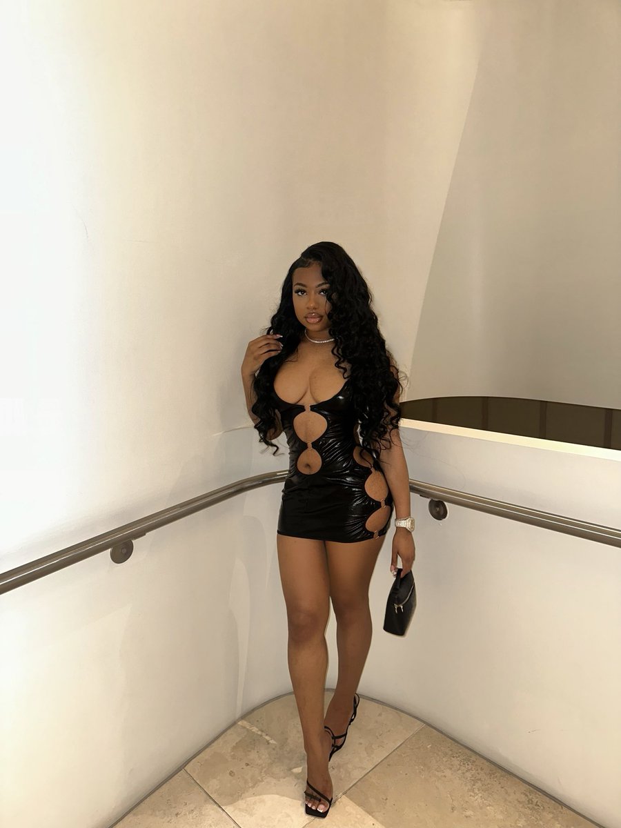 KUWR_'s tweet photo. Syx Barbie Doll https://t.co/2Ai13wLFOY