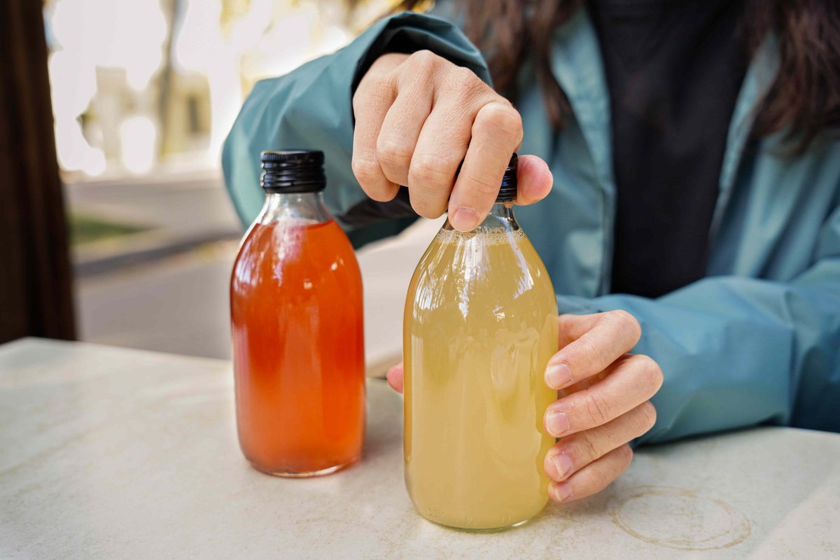 🦠⚡ The Best Times To Drink Kombucha for Gut Health, Energy, and Blood Sugar

.
📉🌿💛 Read more at: bit.ly/46tXQkk
.
#KombuchaTiming #GutHealthBoost #EnergySupport #BloodSugarBalance #ProbioticPower #HealthyHabits #Wellness #Nutrition