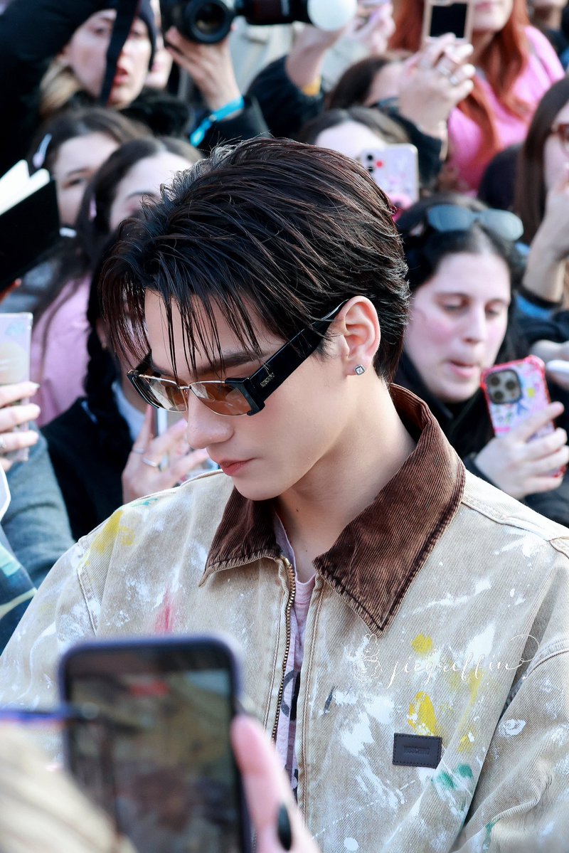 มุมข้างพิฆาตมาก

KENG NAMPING IN MFW26
#MOSCHINOXKENGNAMPING
<a href="/Moschino/">Moschino</a> #MoschinoFW26
#Moschino #MFW