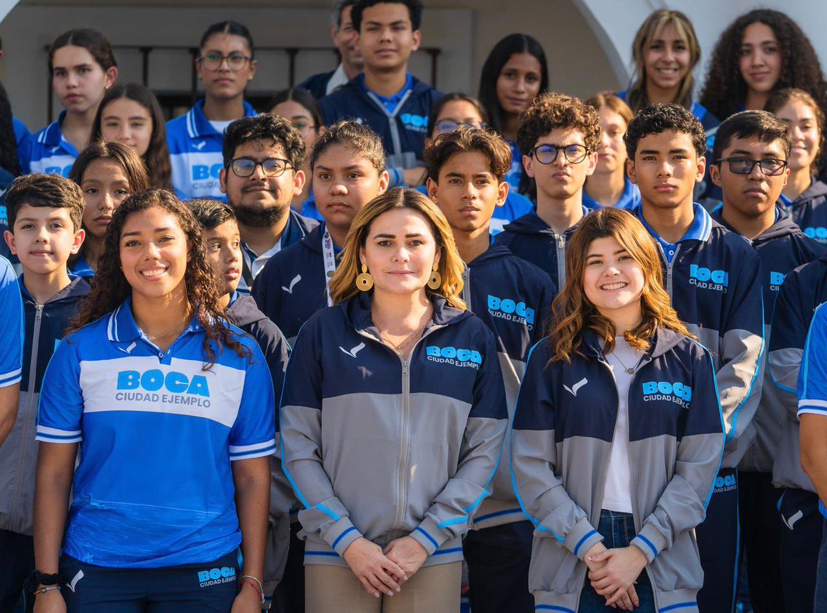maryjosegamboa's tweet photo. Hoy despedimos con mucho orgullo a la delegación que portará el nombre de Boca del Río en los Juegos Estatales CONADE 2026. 270 deportistas recibieron nuestro apoyo para representar a nuestra ciudad, llevando en cada competencia el corazón y la historia de Boca del Río.

Para este gobierno ustedes ya son ganadores, porque representan el esfuerzo, la disciplina y el orgullo de nuestra gente.

¡Mucho éxito!