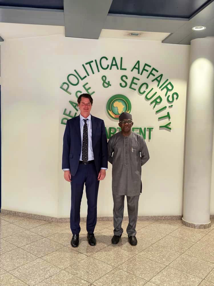 Bankole_Adeoye's tweet photo. Pleased to receive again, Walter Parrs @US_AU Chargé d'Affaires, to discuss our shared priorities across the continent. We have agreed to step our joint action in #easternDRC and #Sudan. We also discussed the importance of advancing peace to ensure prosperity across Africa. https://t.co/rpDCCjyByA