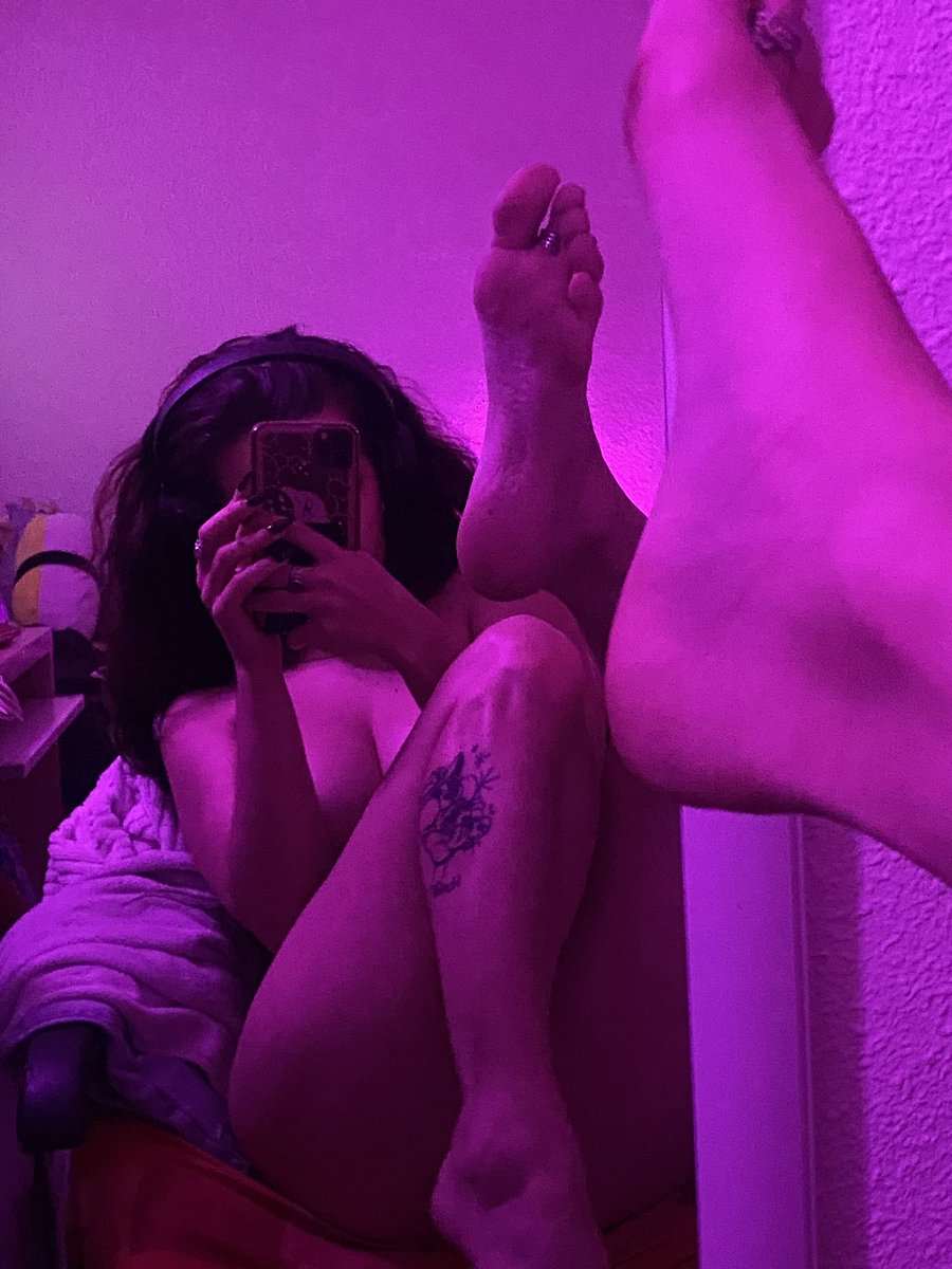 ligeianurmi's tweet photo. Disponible esta tarde 
Slow drains, adoración de pies y cuerpo, feminización, Joi, cei, sph, cuck.. pregúntame por dm 💋 https://t.co/KfRRvbQkzm