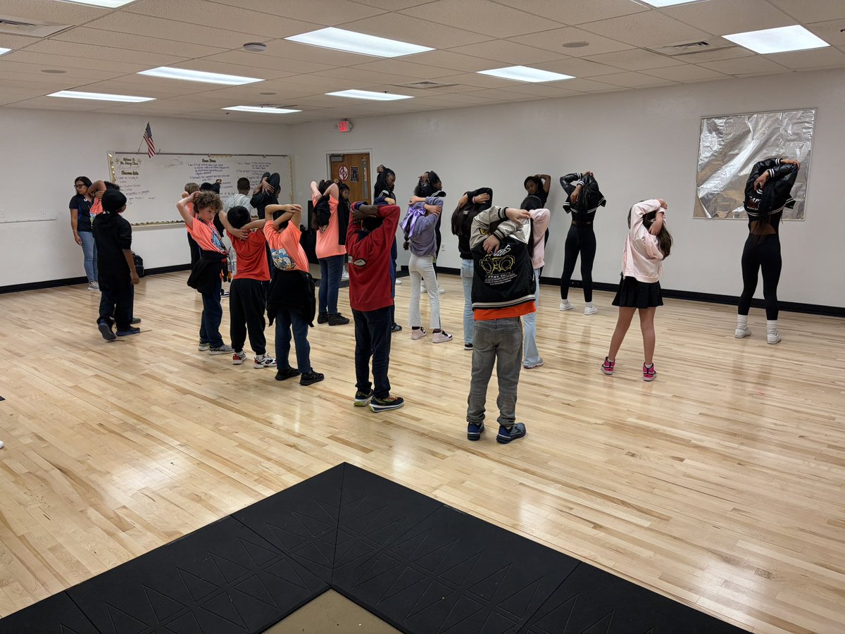 McNicolMiddleHawks tweet media