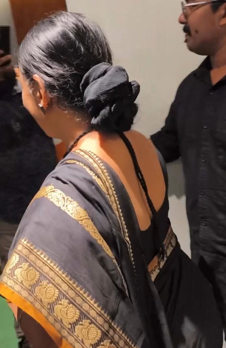 malluxactress tweet media